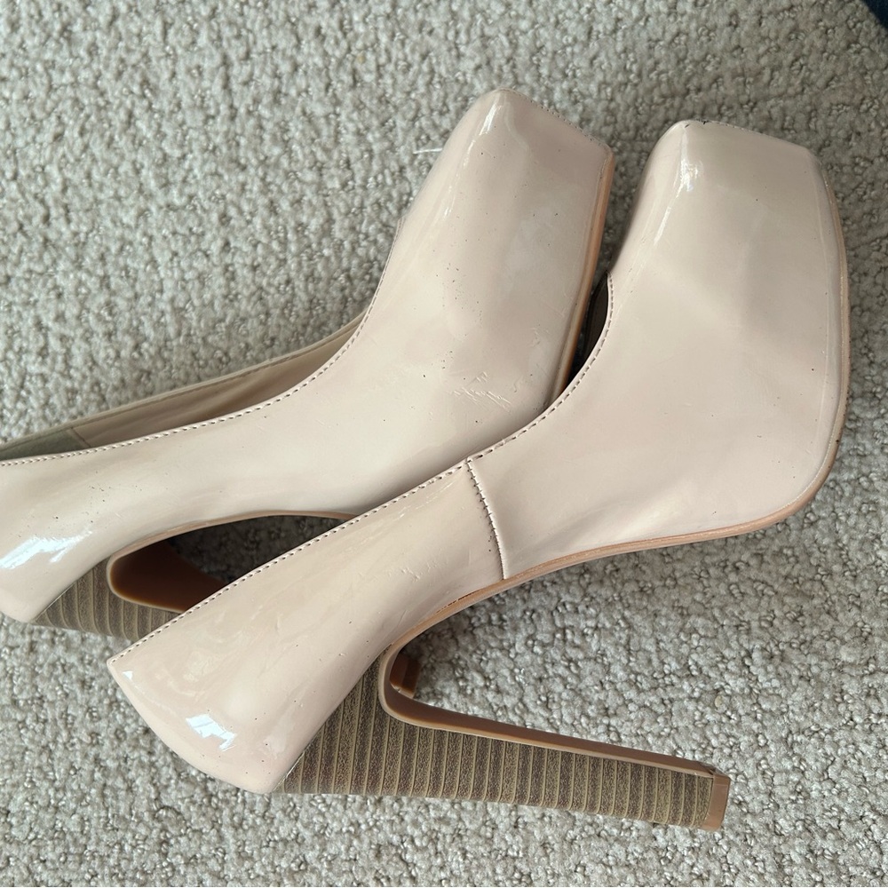 🛍️Elegant Cream Platform Heels